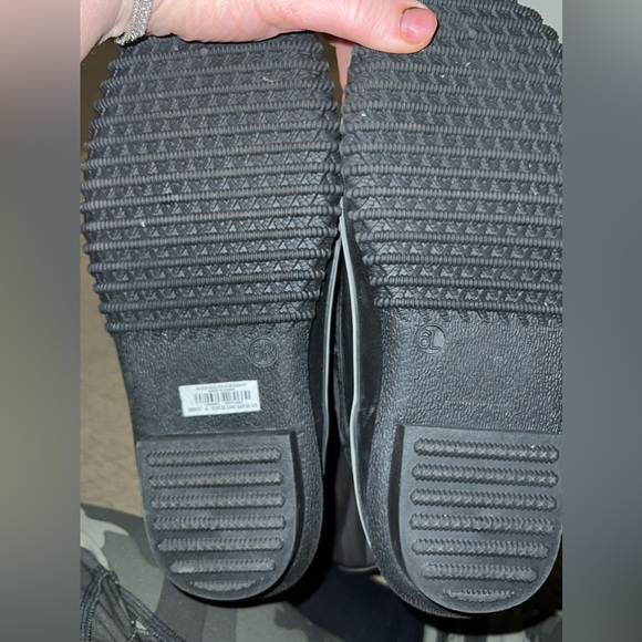 BNWOT Torrid sz 6W black snow boot - Picture 5 of 5